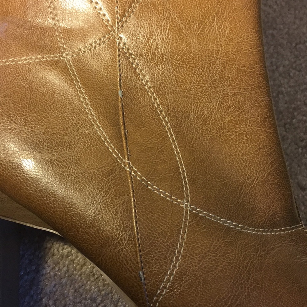 Pretty brown heeled boots - Picture 5 of 6